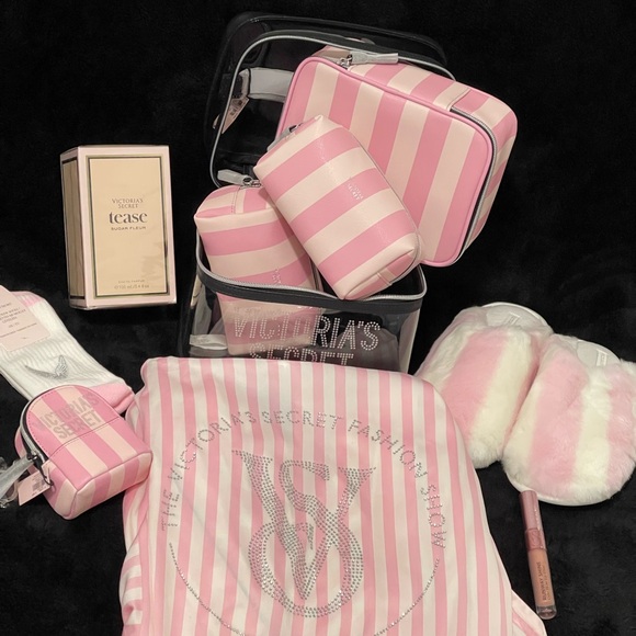 NEW VICTORIA’S SECRET 2024 FASHION SHOW BUNDLE - Picture 6 of 16